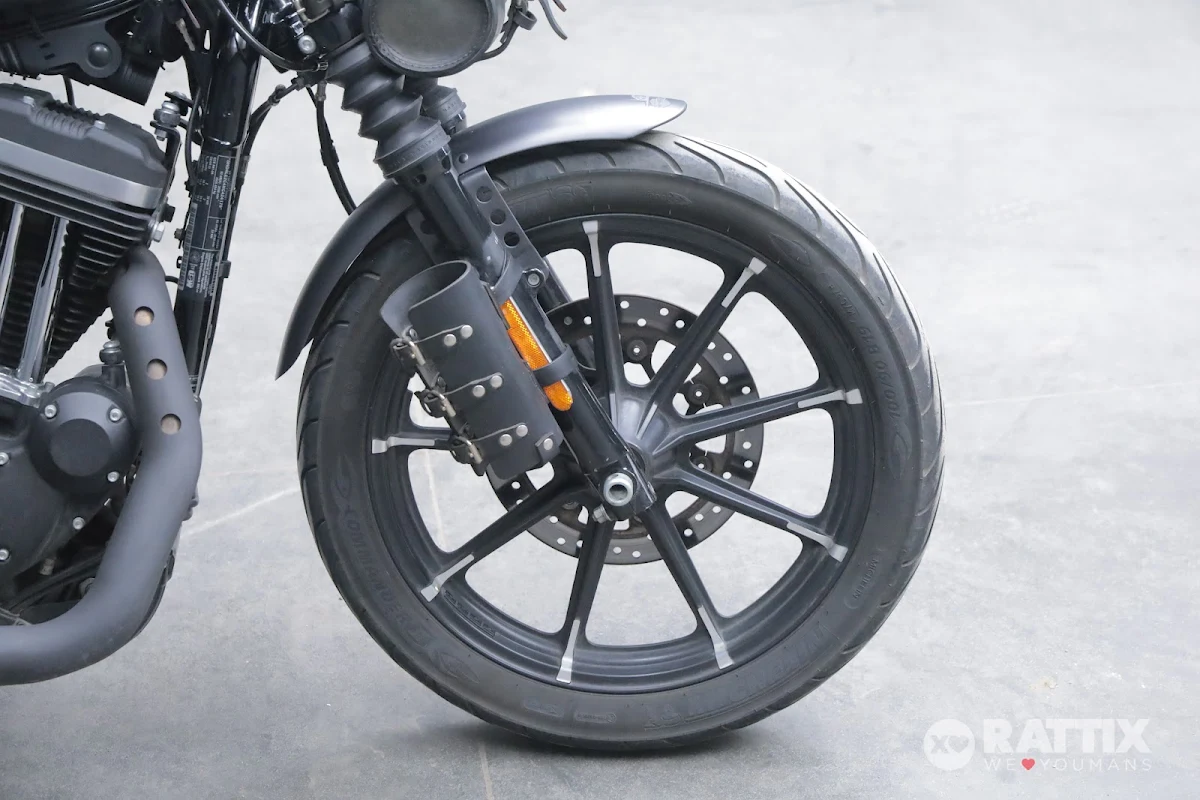 HARLEY DAVIDSON 883 Iron my17