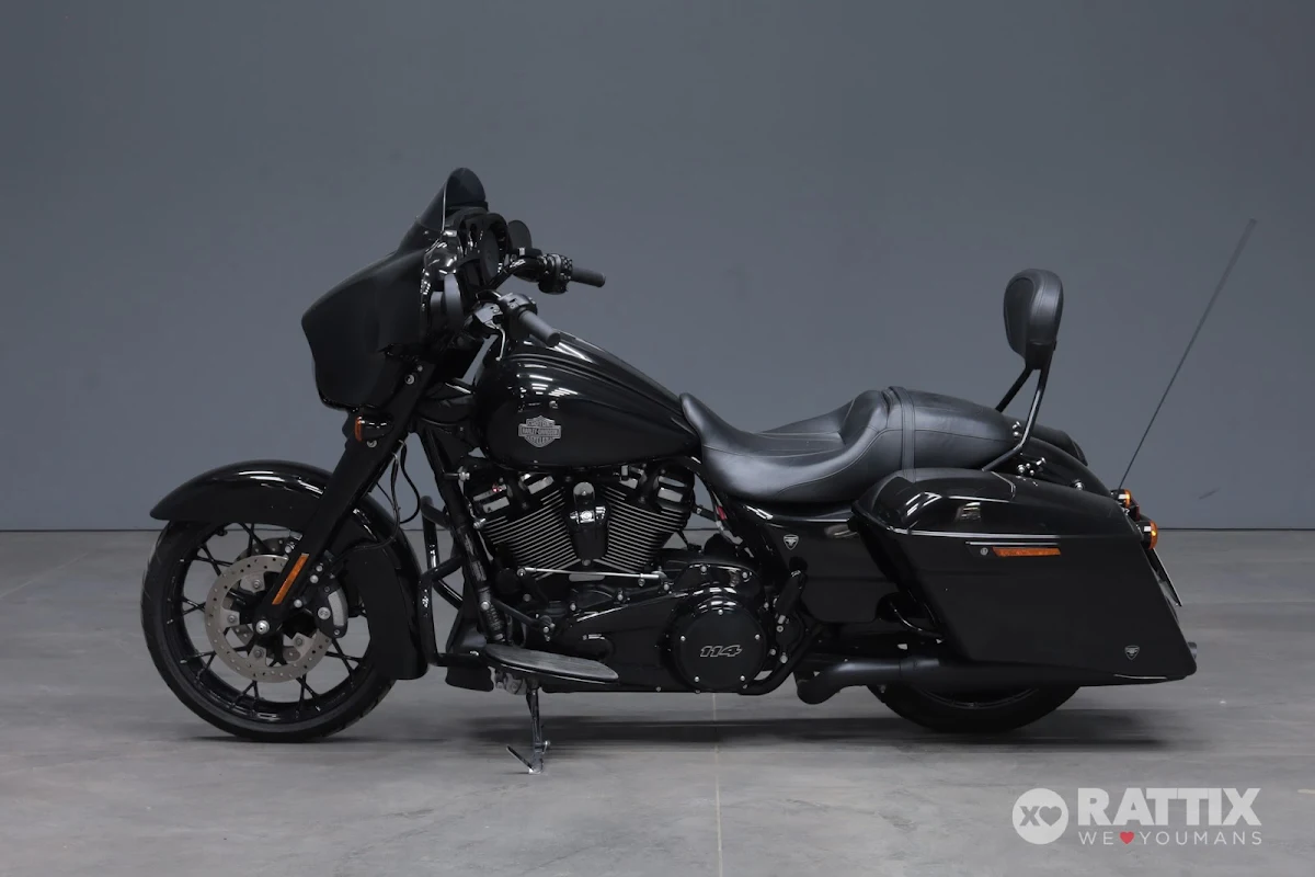 HARLEY DAVIDSON Street Glide 114 1868 Special black finish Pearl/Denim my21