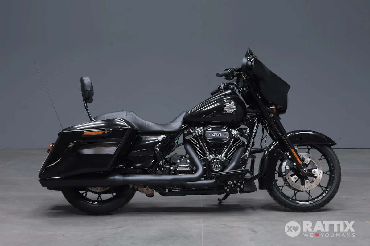 HARLEY DAVIDSON Street Glide 114 1868 Special black finish Pearl/Denim my21