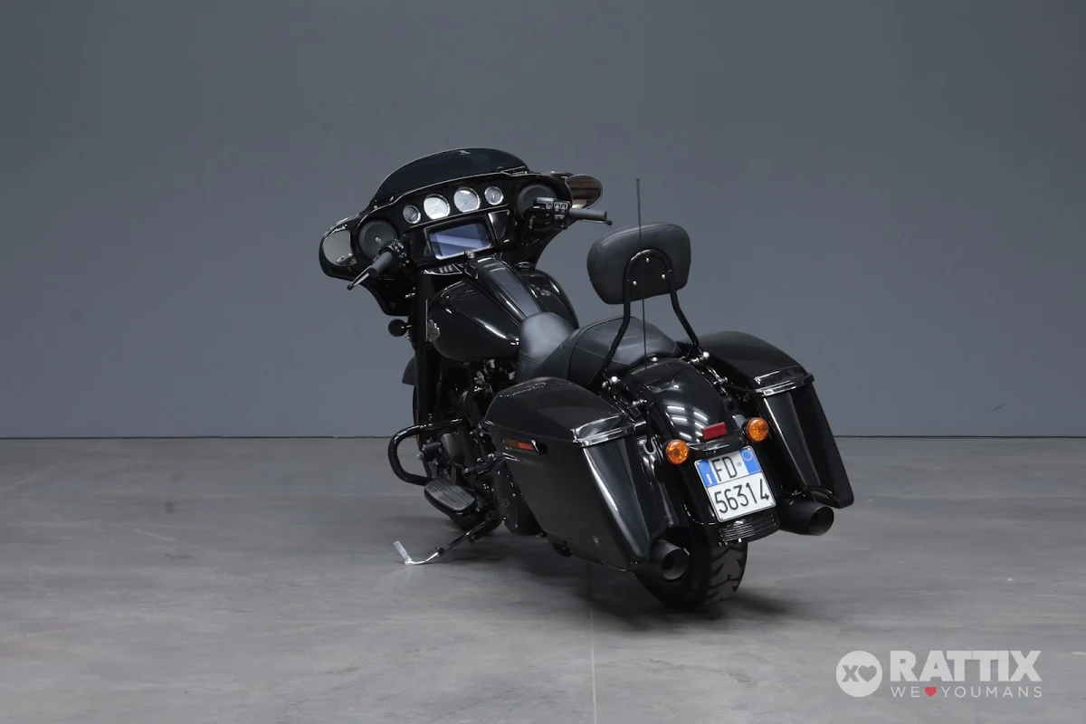 HARLEY DAVIDSON Street Glide 114 1868 Special black finish Pearl/Denim my21