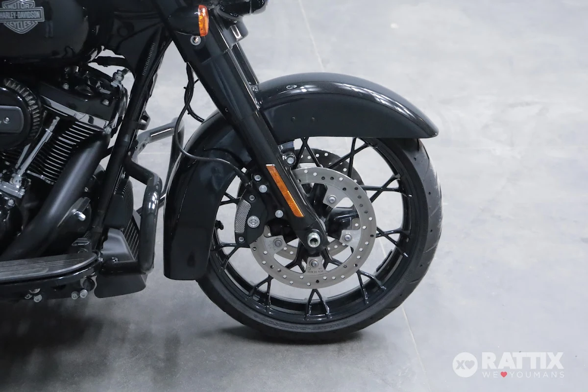 HARLEY DAVIDSON Street Glide 114 1868 Special black finish Pearl/Denim my21