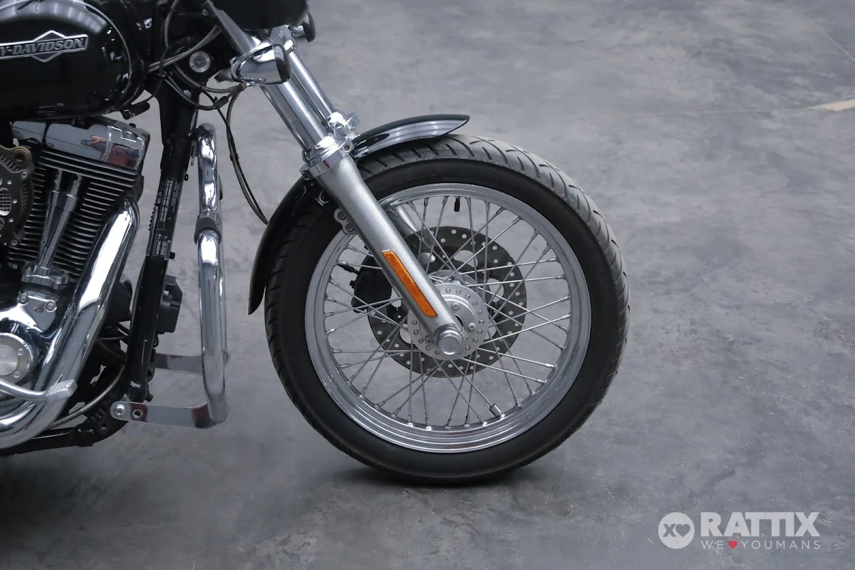 HARLEY DAVIDSON Dyna Super Glide 1584 Custom abs