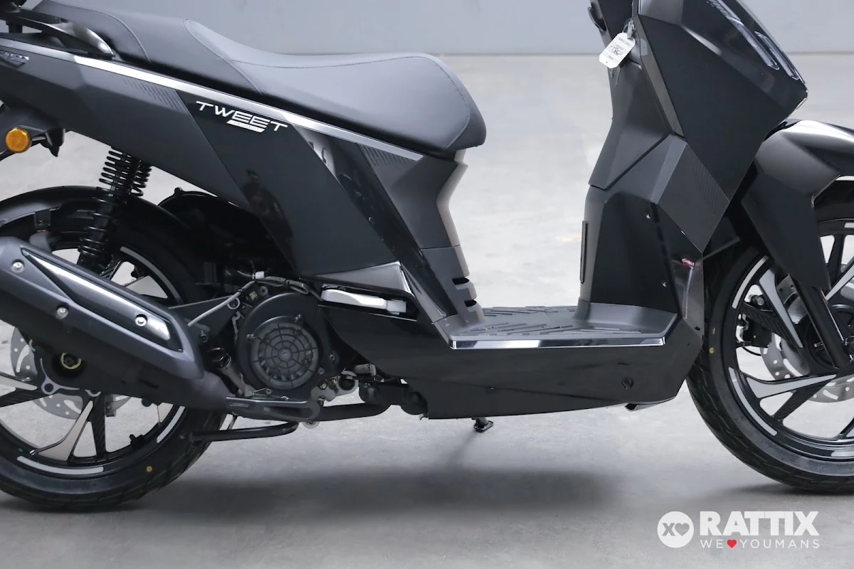 PEUGEOT Tweet 125 125i FL Top Case E5+