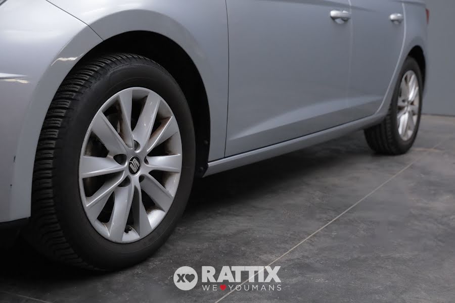 SEAT Leon ST 1.6 tdi 115CV Business dsg Argento  Usato foto 4