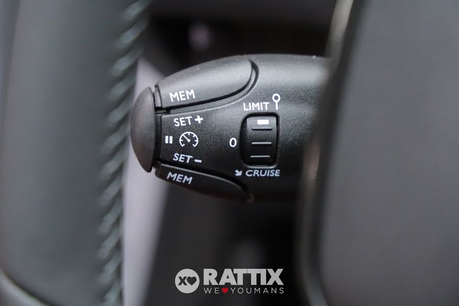 Peugeot 208 1.2 hybrid 110CV Style e-dcs 6 Bianco Okenite  Km 0 foto 14