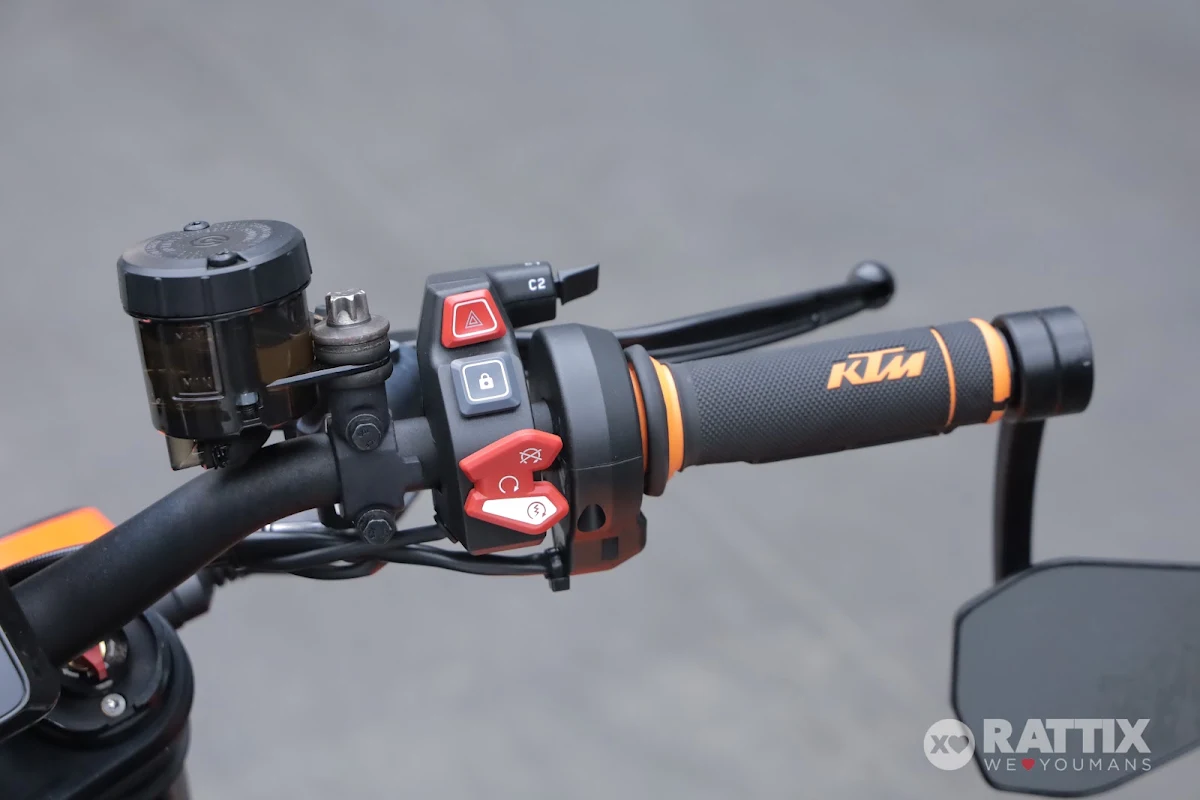 KTM 1290 Super Duke R my23