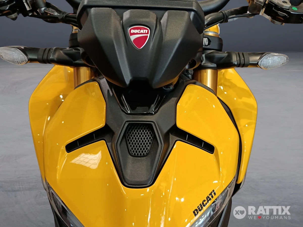 DUCATI Streetfighter V2 Red