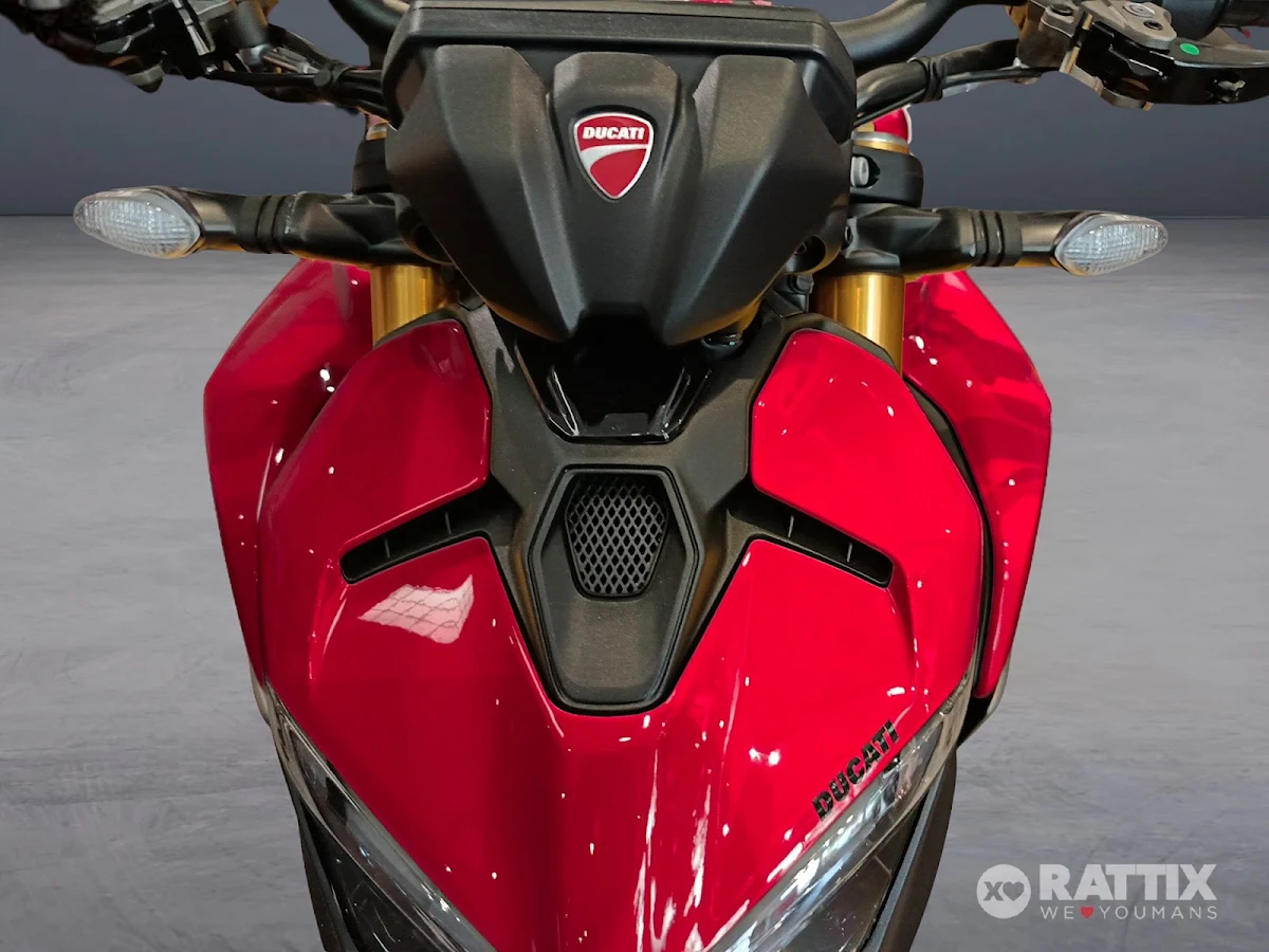 DUCATI Streetfighter V2 Red