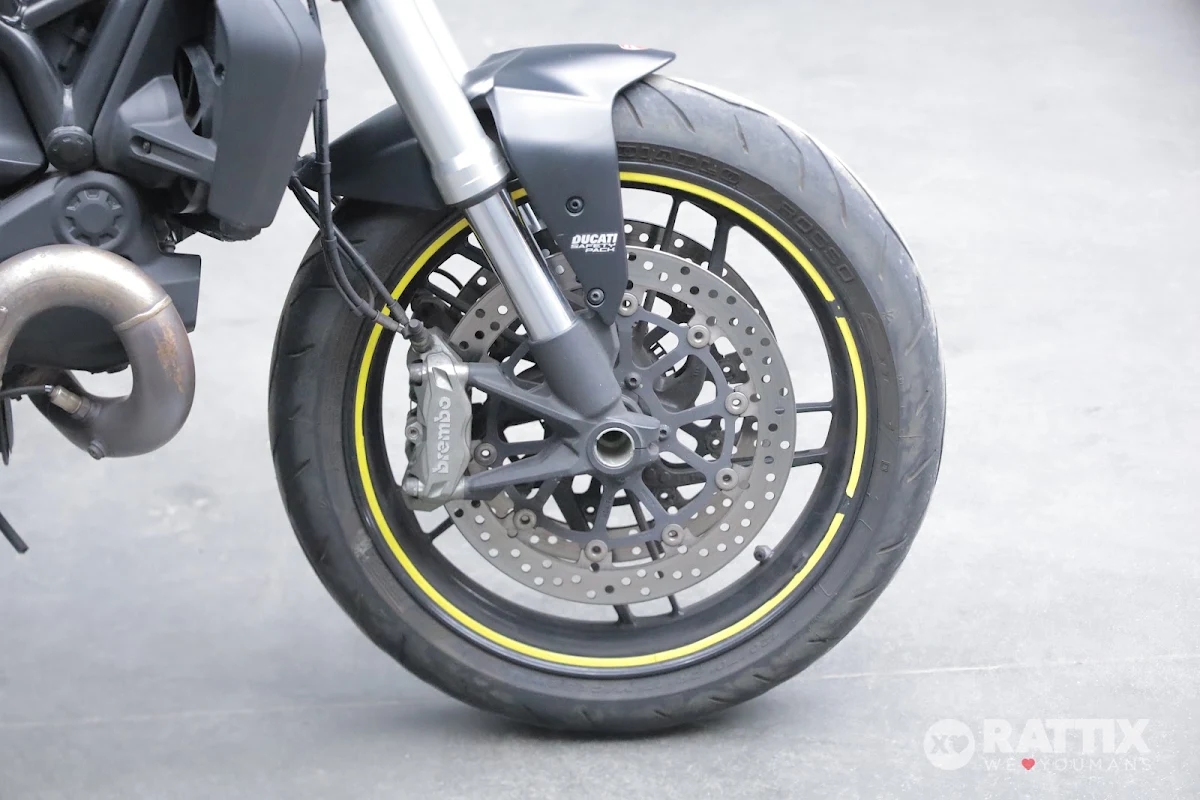 DUCATI Monster 821 Dark my14