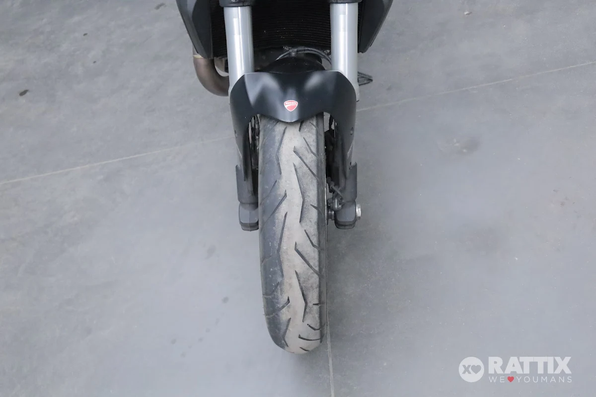 DUCATI Monster 821 Dark my14
