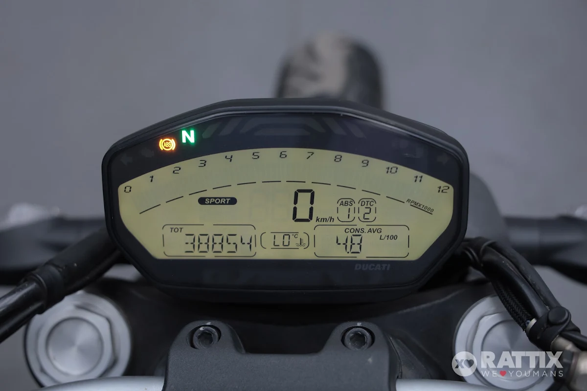 DUCATI Monster 821 Dark my14