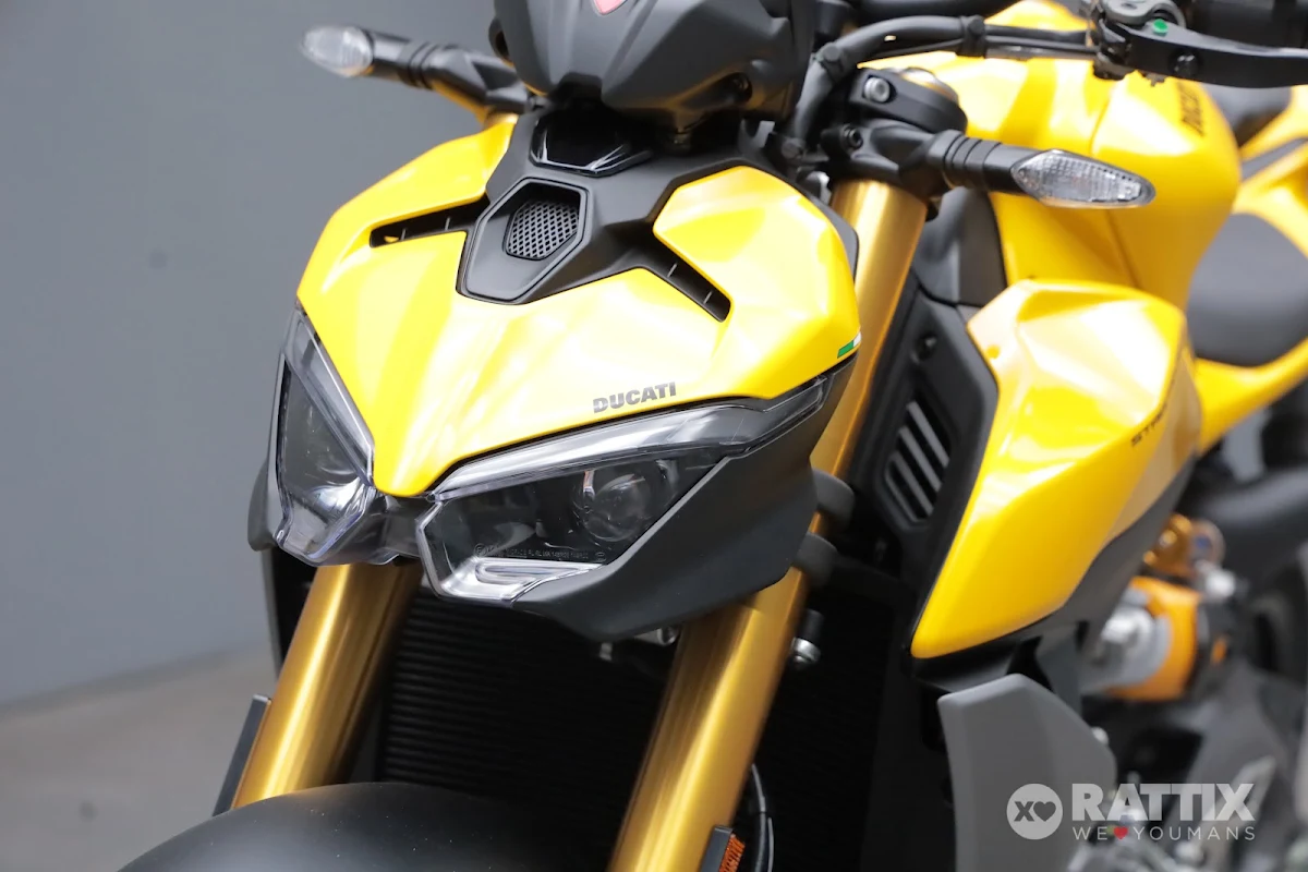 DUCATI Streetfighter V2 Red