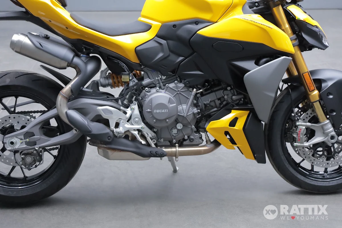 DUCATI Streetfighter V2 Red
