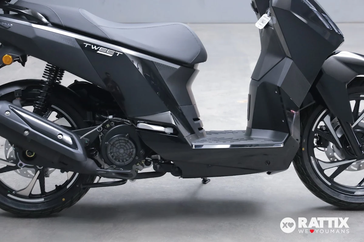 PEUGEOT Tweet 125 125i FL Top Case E5+
