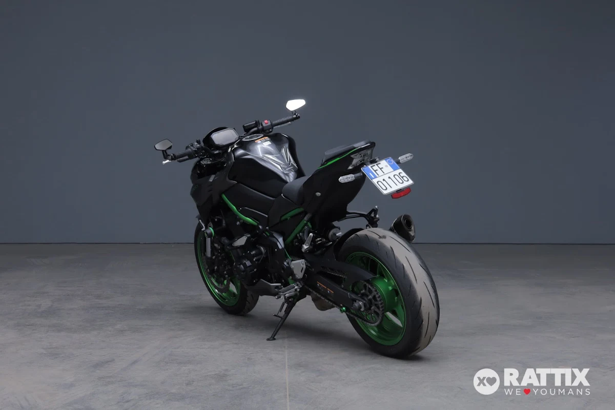 KAWASAKI Z 900 Performance Metallic Spark Black