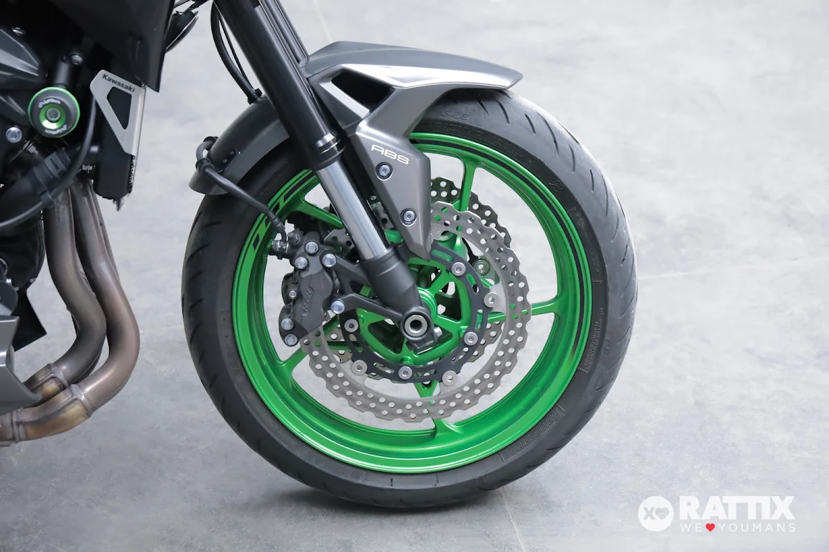 KAWASAKI Z 900 Performance Metallic Spark Black
